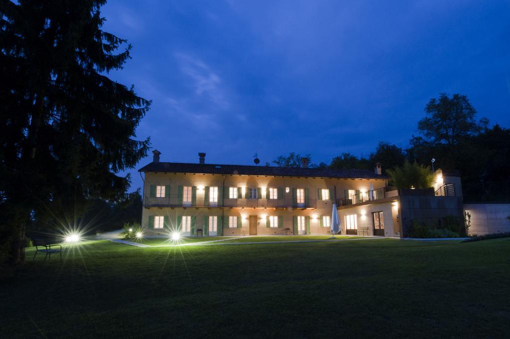 Sangrato 1883 Villa Monteu Roero Exterior photo